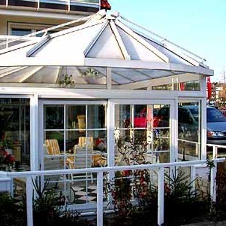 halbrunder Wintergarten