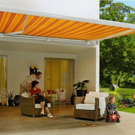 Wintergartenmarkise über Terrasse